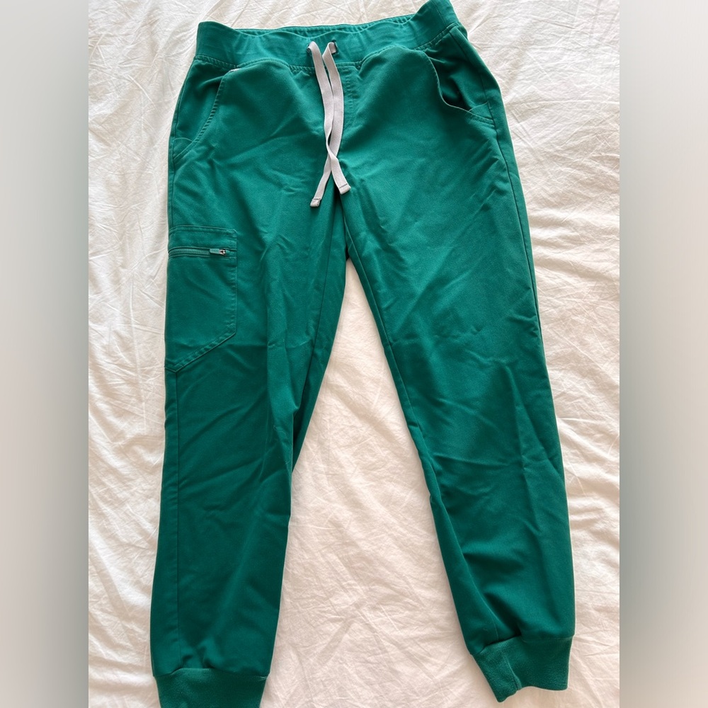 Figs joggers petite